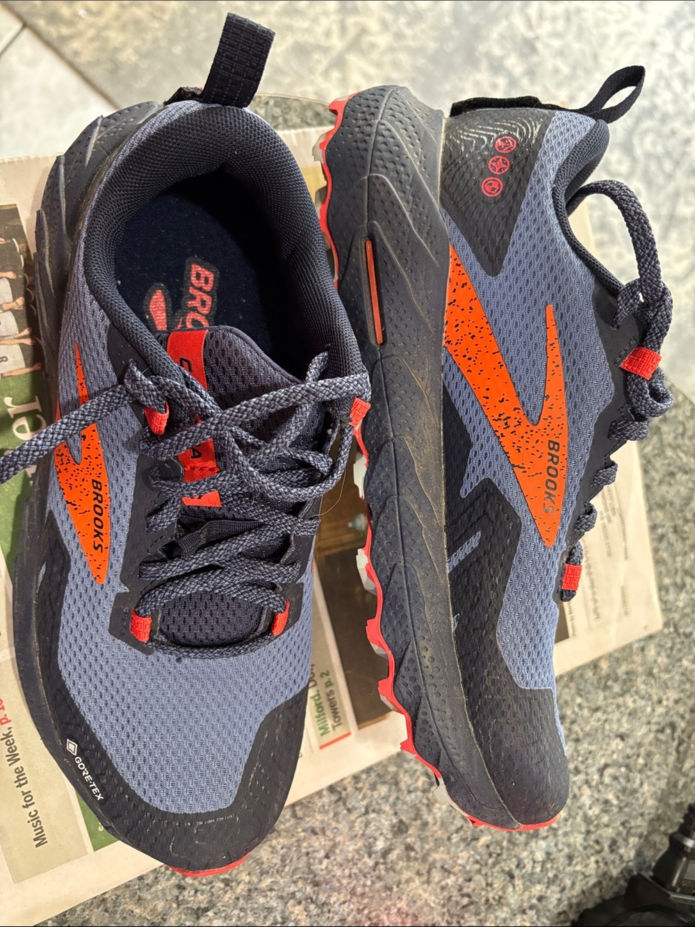 Brooks men’s Blue and Orange Trail Sneakers